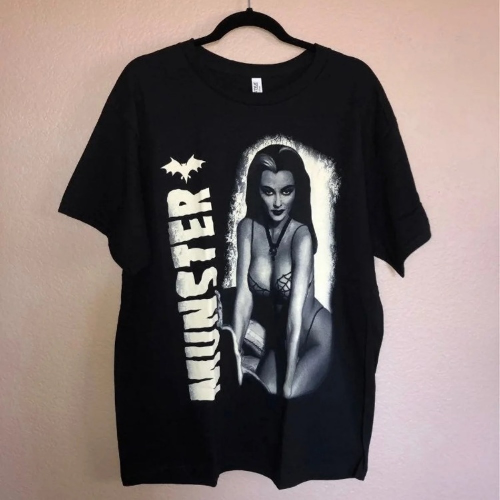 ❌SOLD❌Lily Munster tshirt